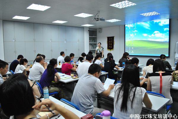 事业时刻进行 学习永无止境(珠宝培训)